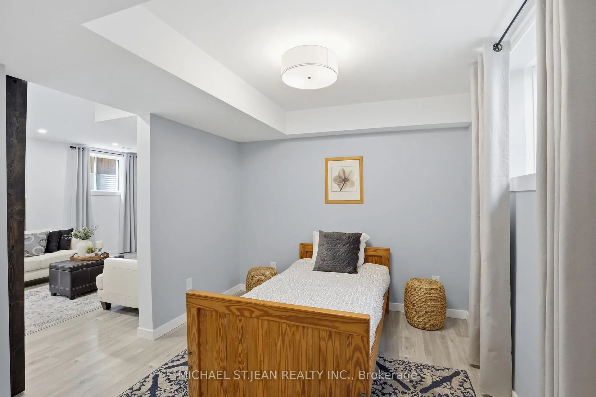 Photo 38 of 1 Bawcutt Crescent, Brant, Paris — HOMEH