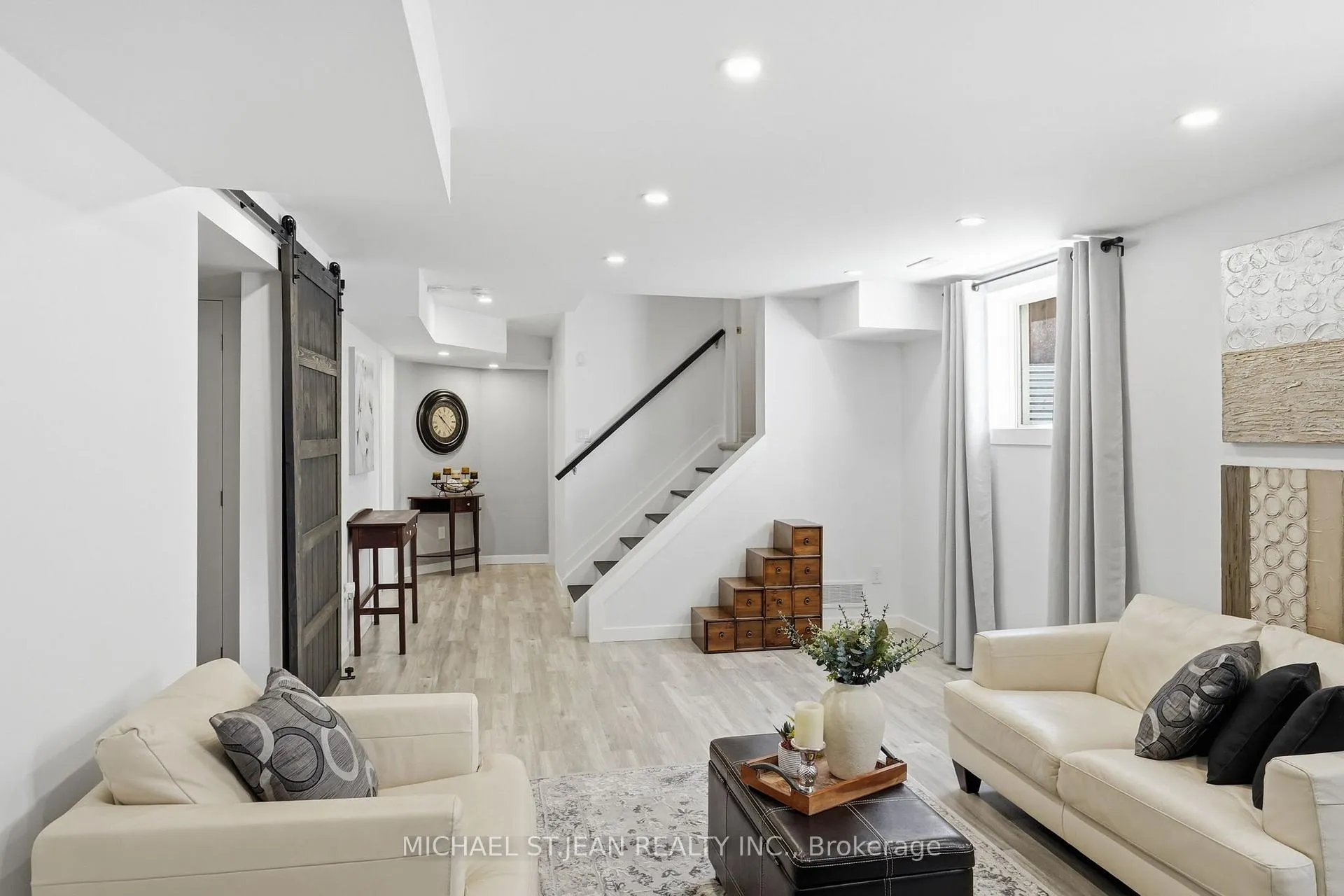 Photo 41 of 1 Bawcutt Crescent, Brant, Paris — HOMEH