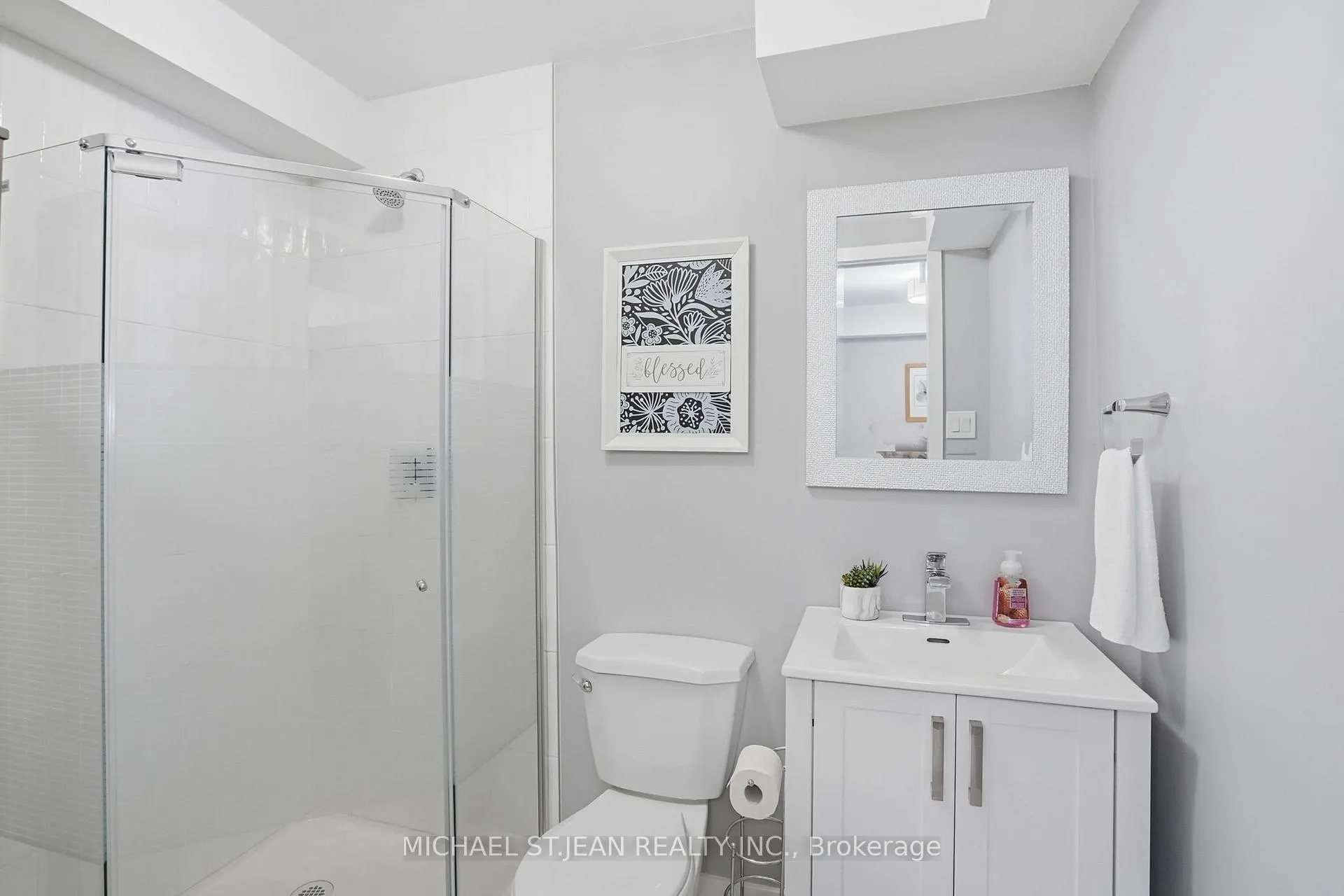 Photo 42 of 1 Bawcutt Crescent, Brant, Paris — HOMEH
