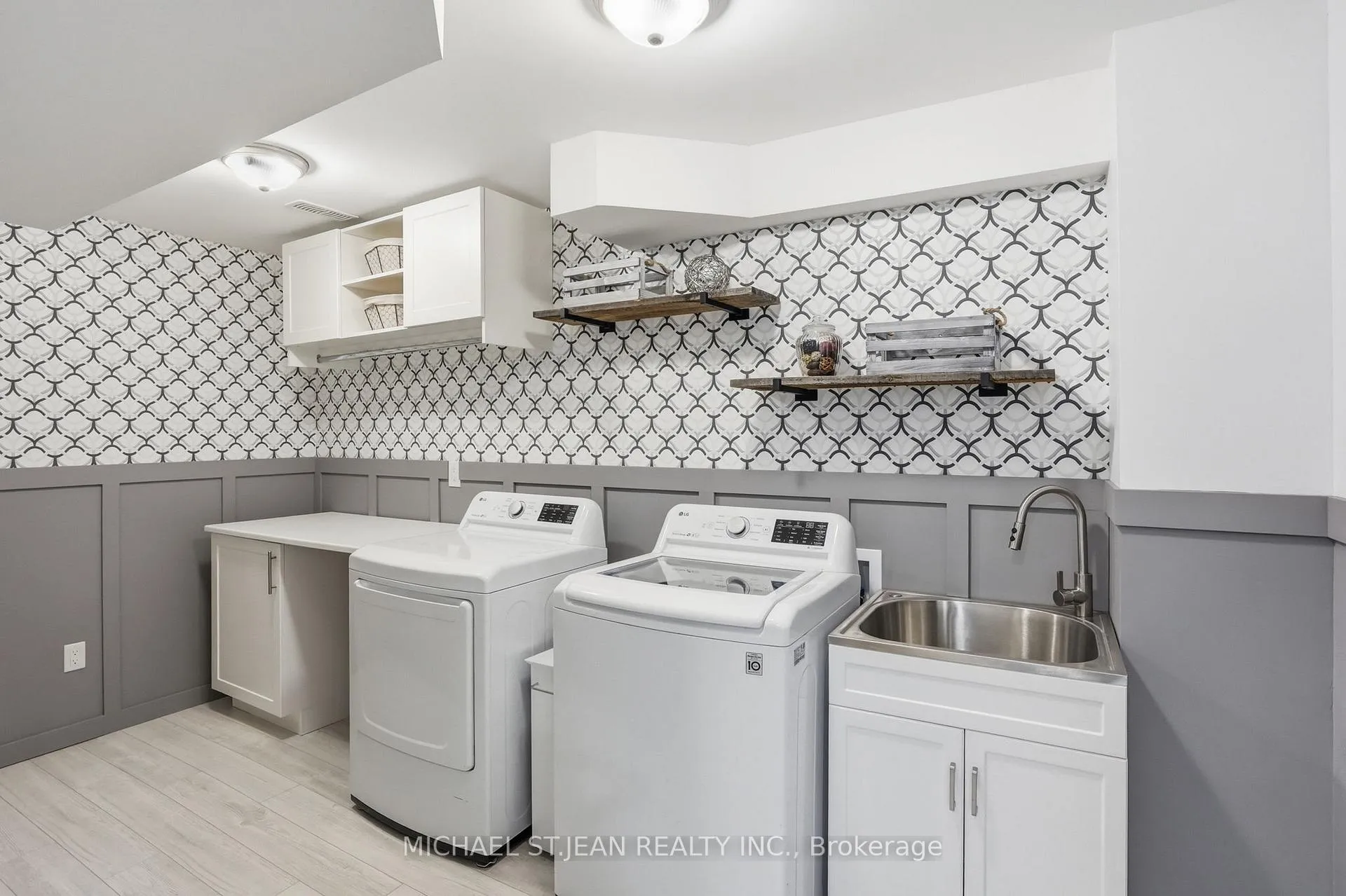 Photo 43 of 1 Bawcutt Crescent, Brant, Paris — HOMEH