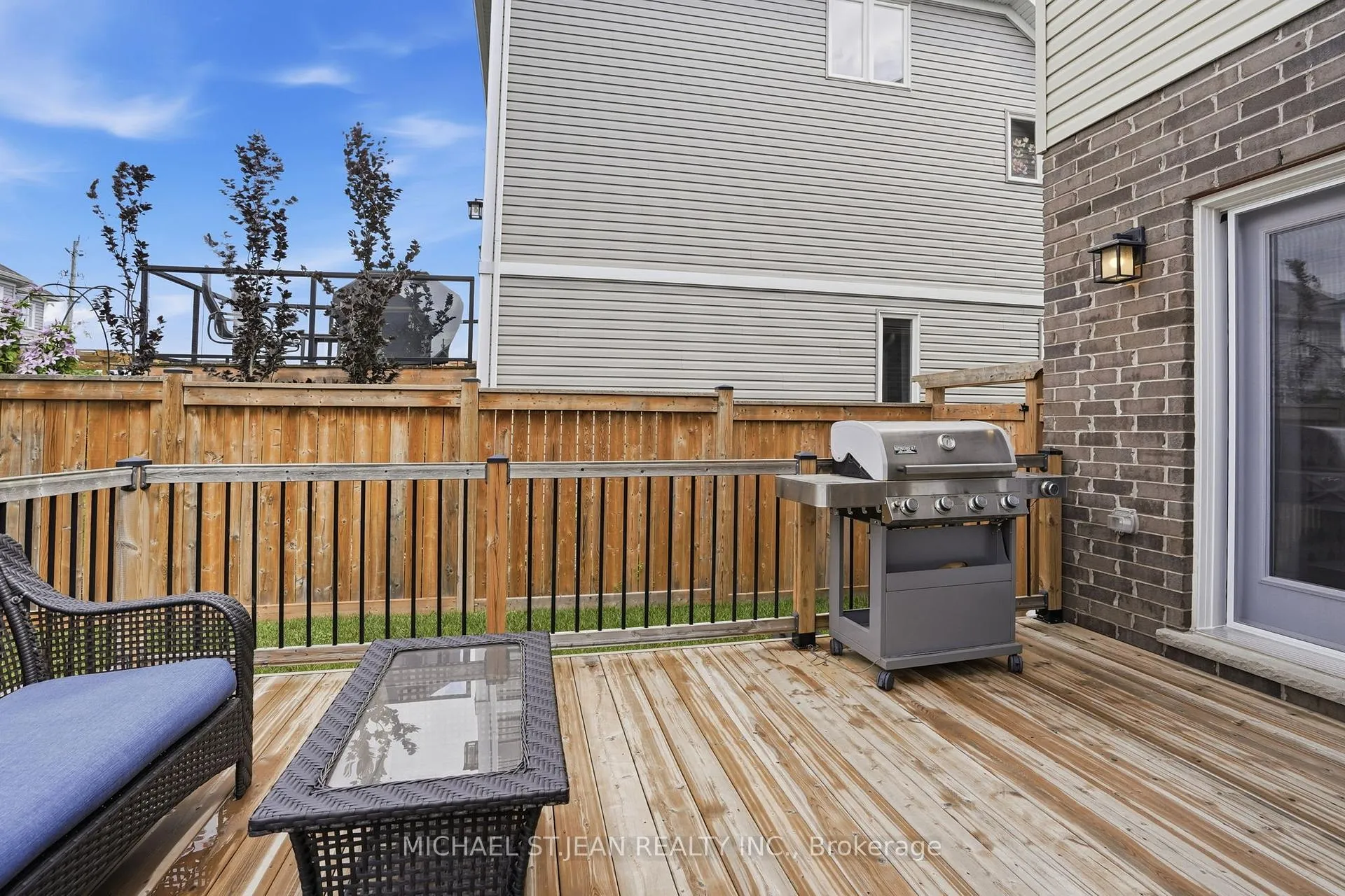 Photo 46 of 1 Bawcutt Crescent, Brant, Paris — HOMEH