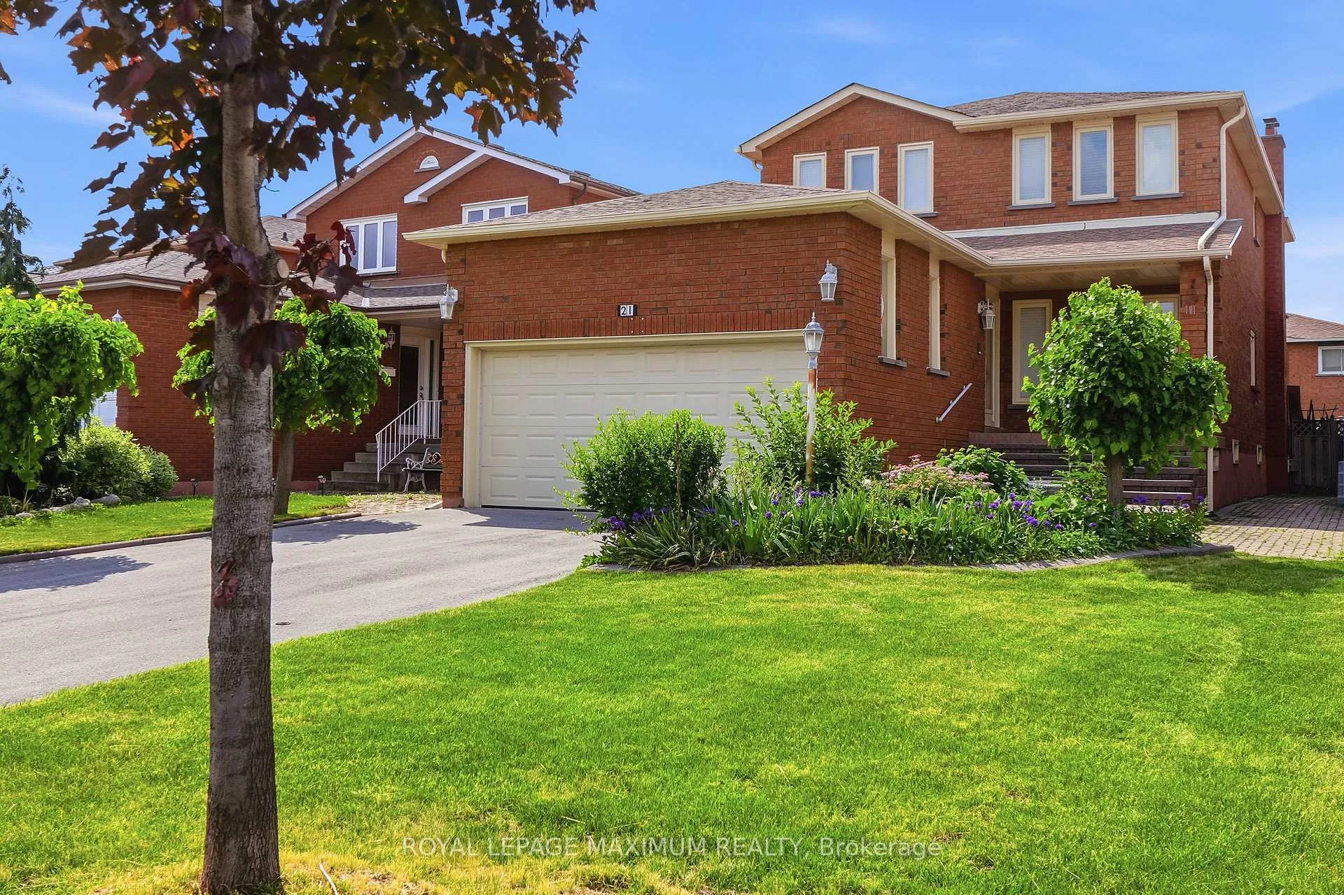 Photo 2 of 21 Diamond Street, Vaughan, West Woodbridge — HOMEH