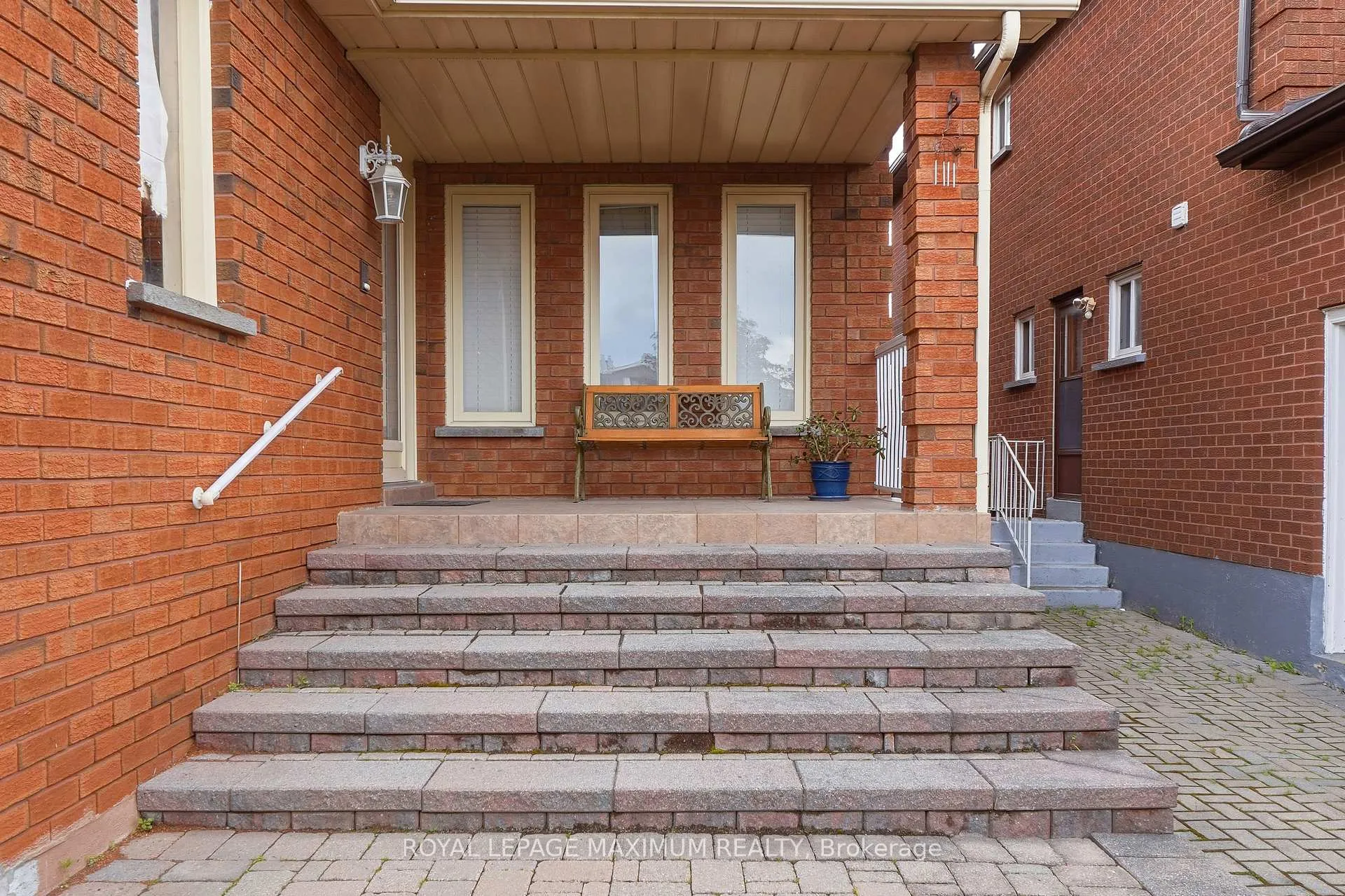 Photo 3 of 21 Diamond Street, Vaughan, West Woodbridge — HOMEH