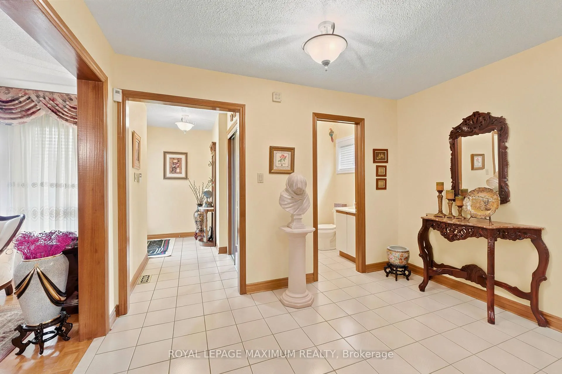 Photo 5 of 21 Diamond Street, Vaughan, West Woodbridge — HOMEH