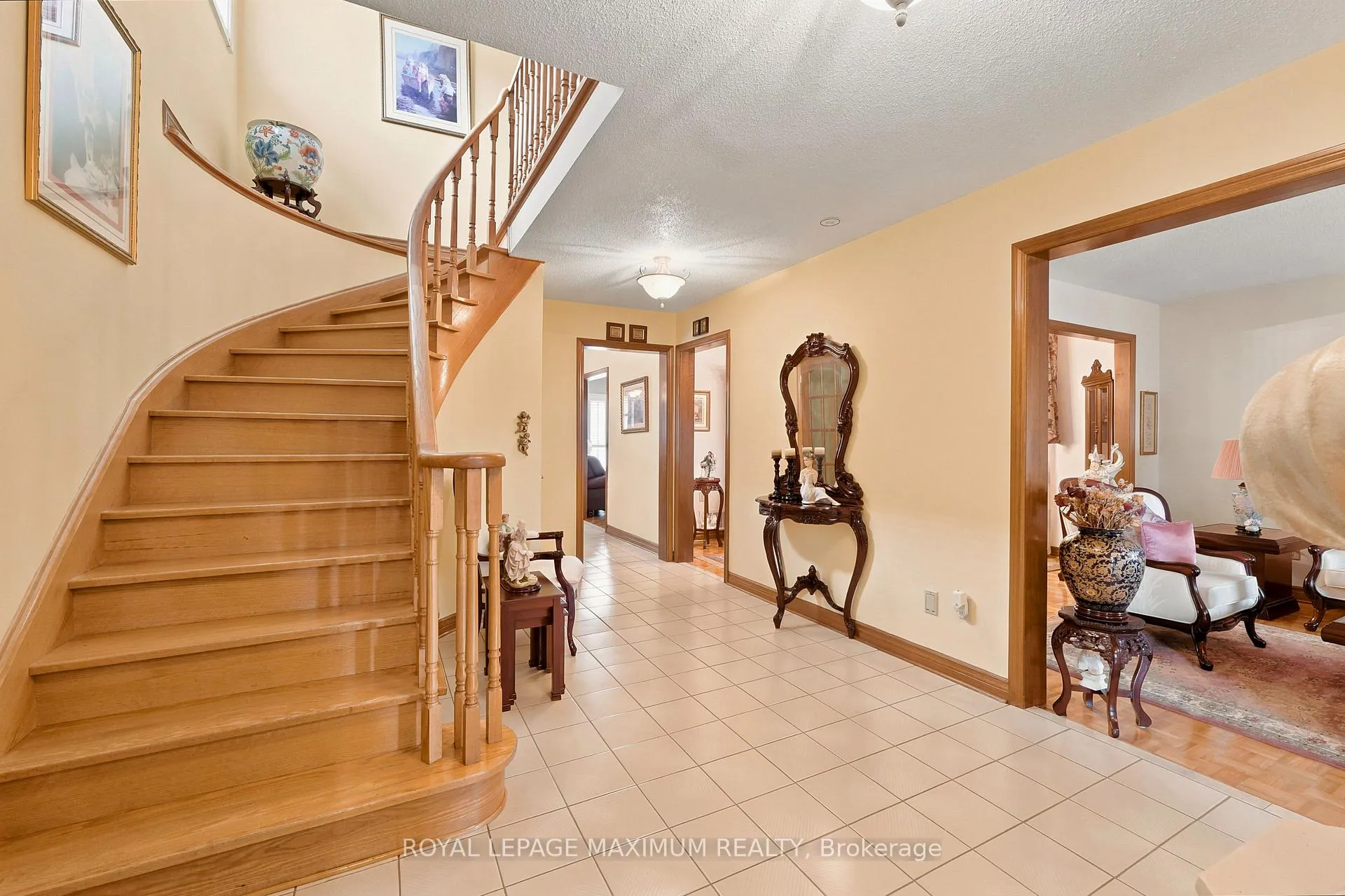 Photo 6 of 21 Diamond Street, Vaughan, West Woodbridge — HOMEH