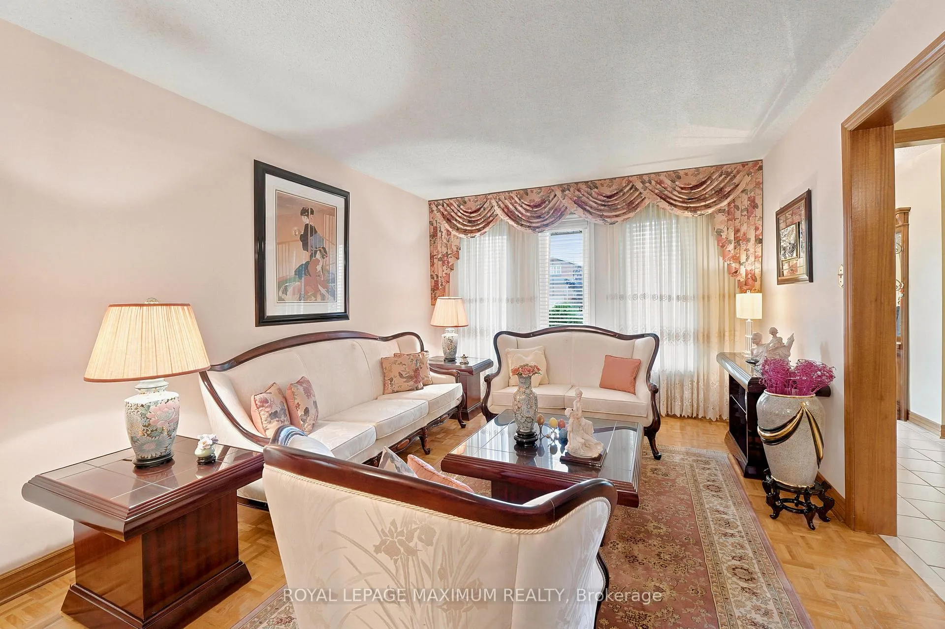Photo 7 of 21 Diamond Street, Vaughan, West Woodbridge — HOMEH