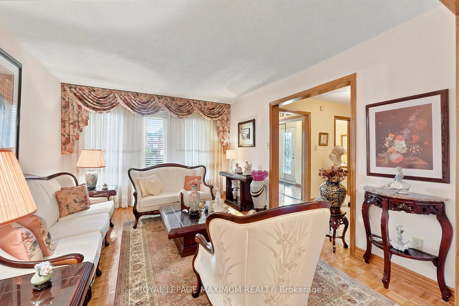 Photo 8 of 21 Diamond Street, Vaughan, West Woodbridge — HOMEH