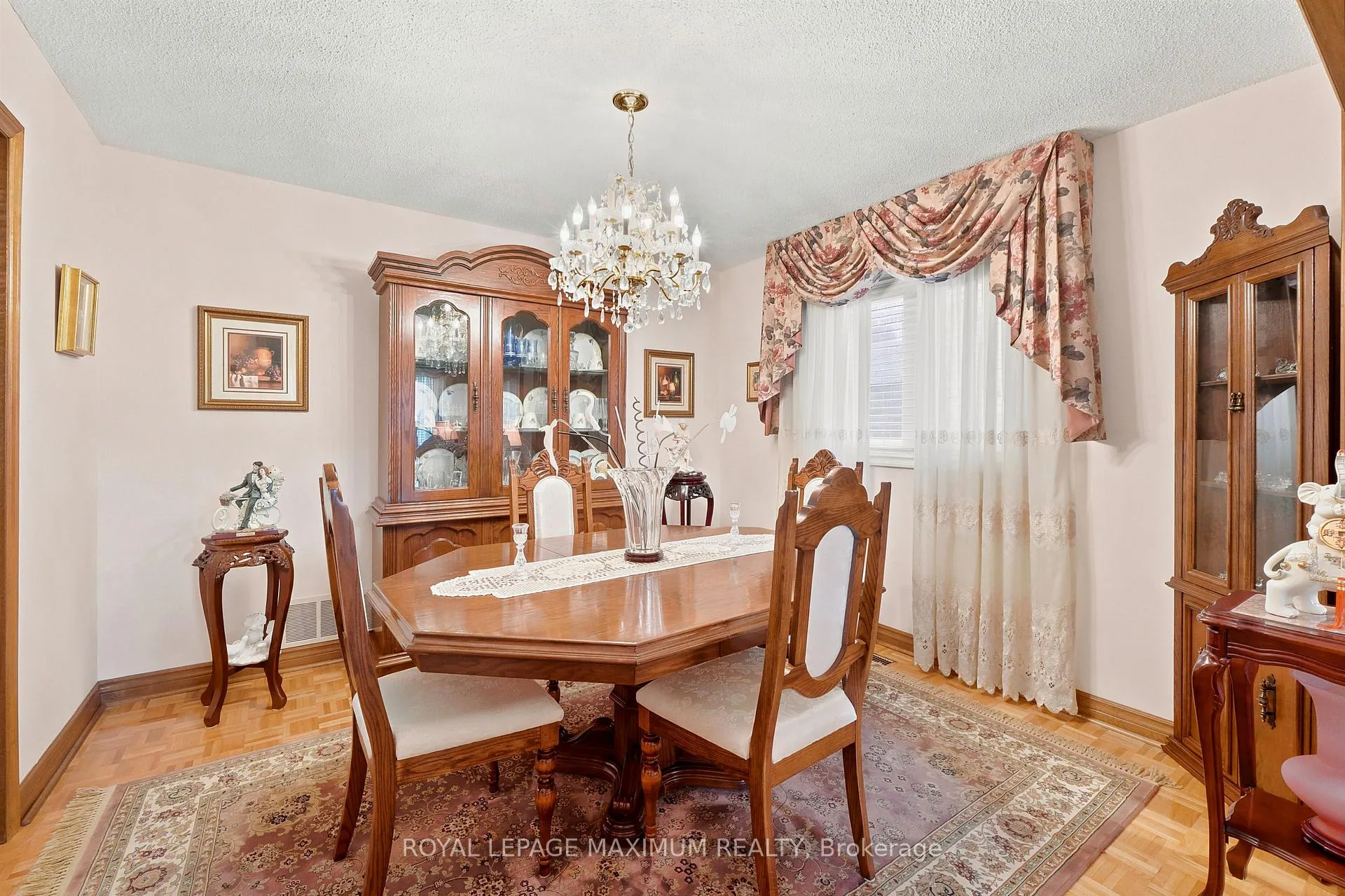 Photo 10 of 21 Diamond Street, Vaughan, West Woodbridge — HOMEH