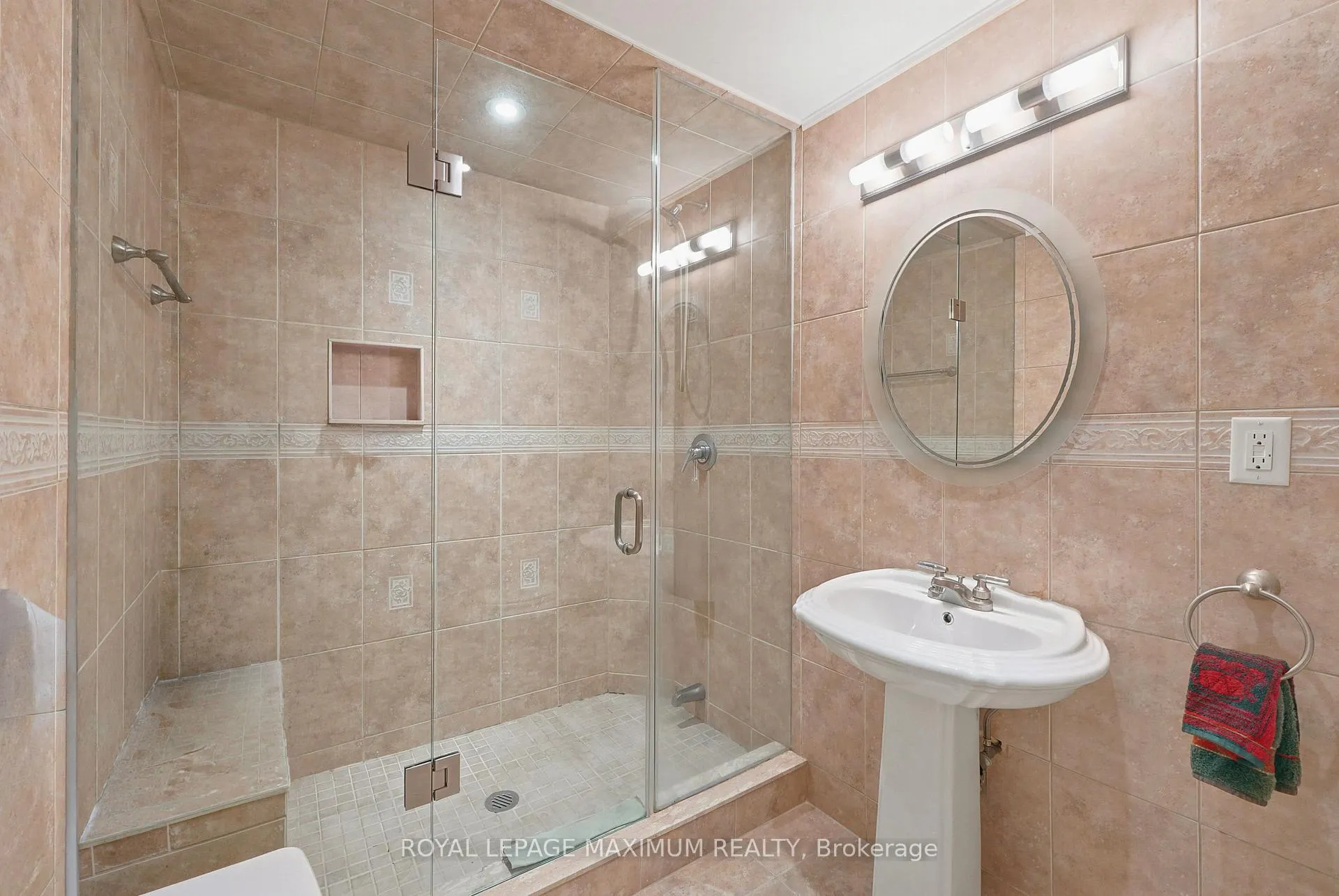 Photo 34 of 21 Diamond Street, Vaughan, West Woodbridge — HOMEH