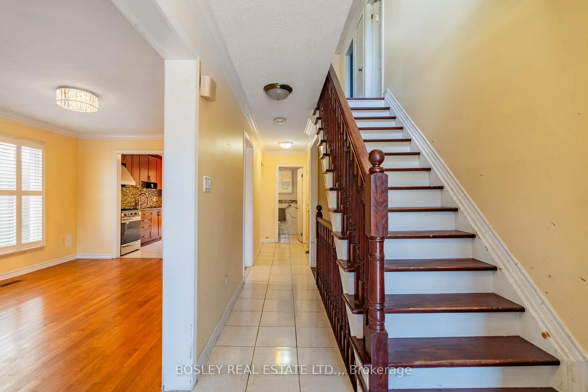Photo 2 of 6 Floribunda Crescent, Brampton, Bramalea West Industrial — HOMEH
