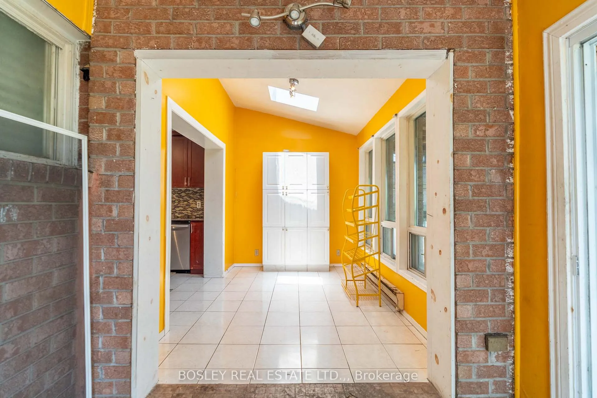 Photo 15 of 6 Floribunda Crescent, Brampton, Bramalea West Industrial — HOMEH