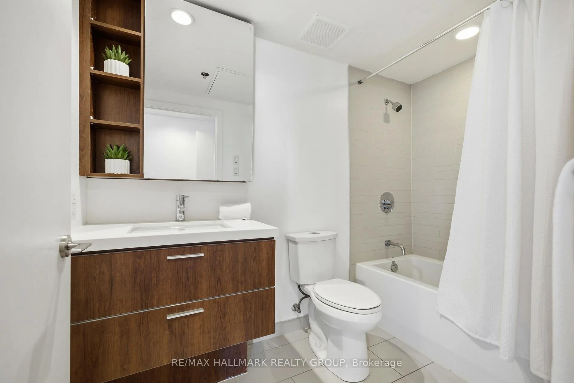 Photo 24 of Unit 645, 340 McLeod Street, Ottawa, Ottawa Centre — HOMEH