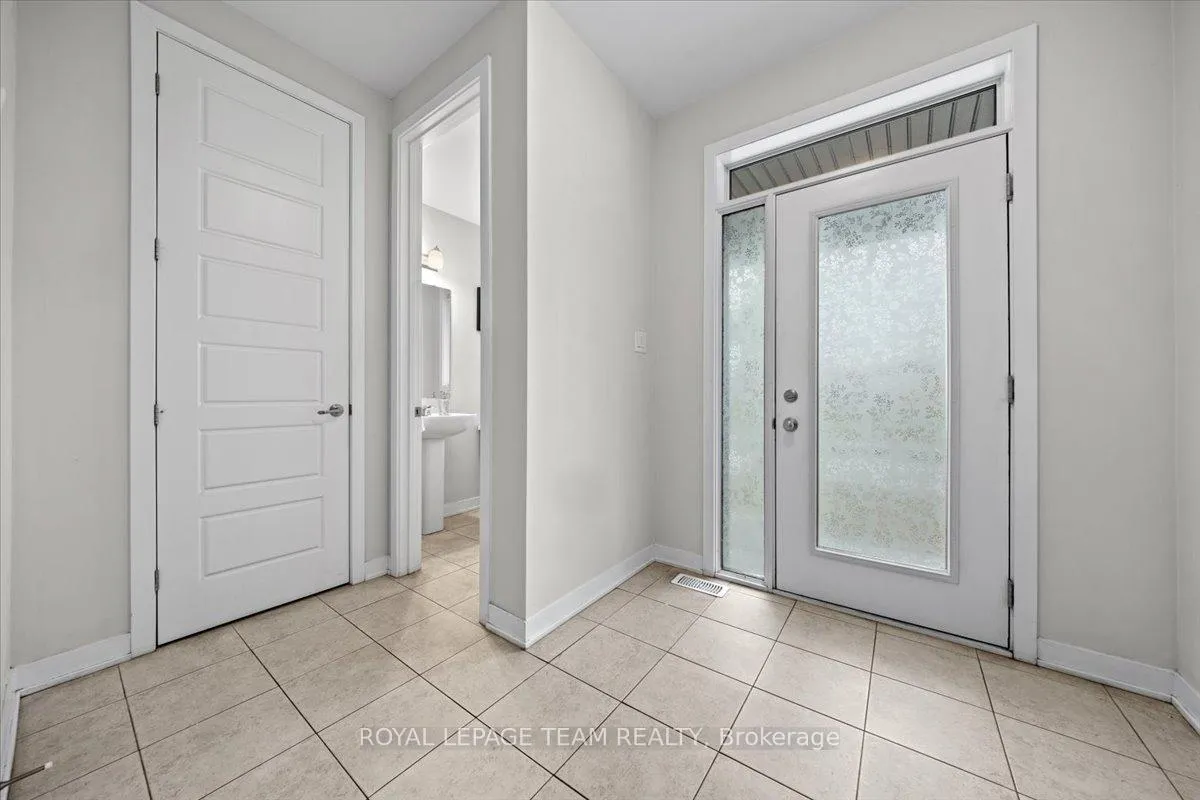 Photo 3 of 331 Crossway Terrace, Ottawa, Stittsville (North) — HOMEH