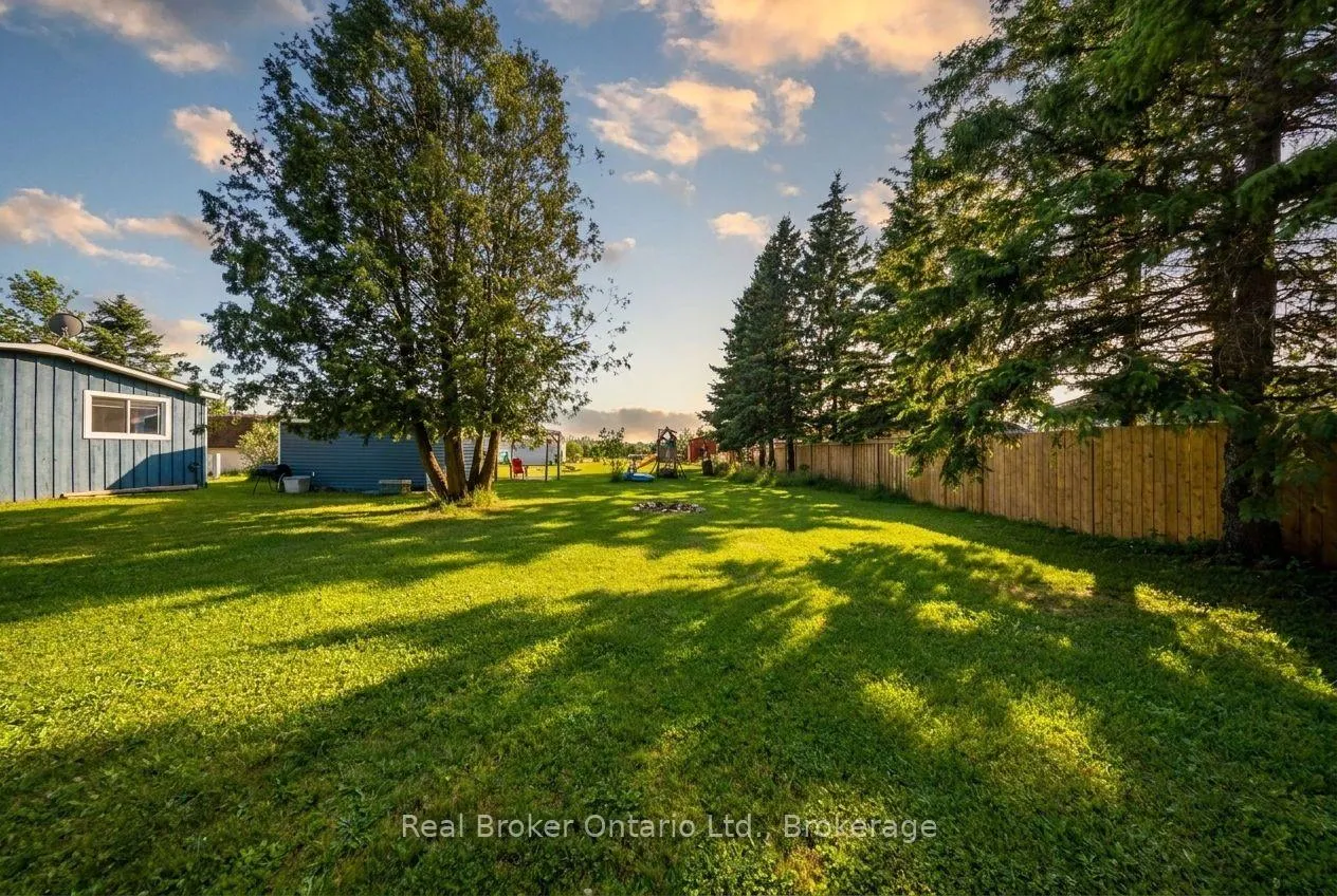 Photo 23 of 105 Meadows Drive, West Grey — HOMEH