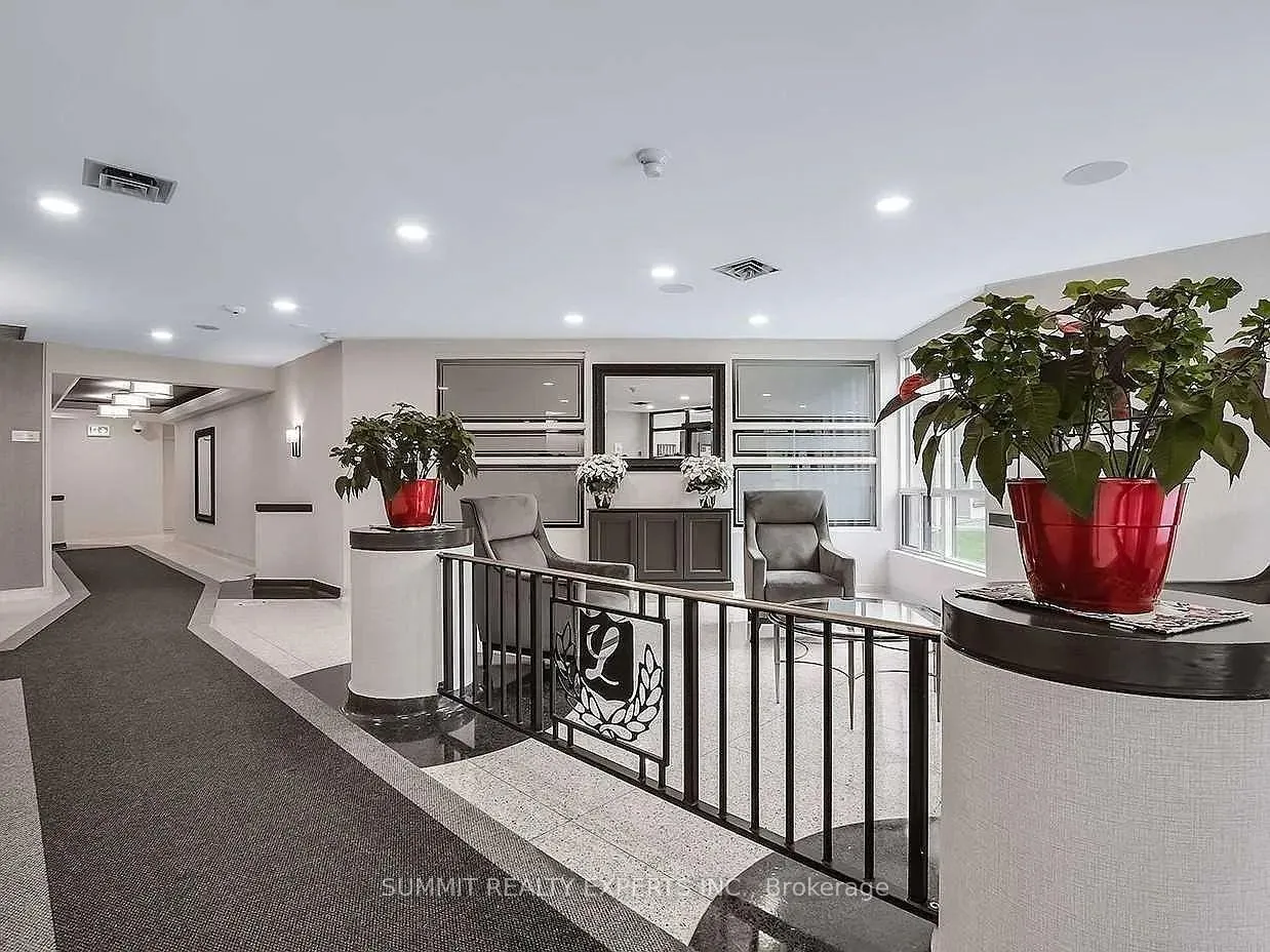 Photo 4 of Unit 1111, 10 Laurelcrest Street, Brampton, Queen Street Corridor — HOMEH