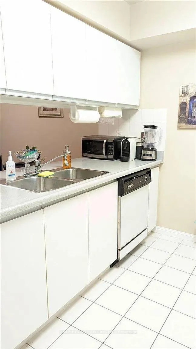 Photo 9 of Unit 1111, 10 Laurelcrest Street, Brampton, Queen Street Corridor — HOMEH