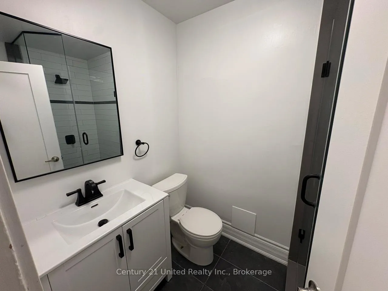 Photo 11 of Unit 4, 172.5 Hunter Street W, Peterborough, Town Ward 3 — HOMEH