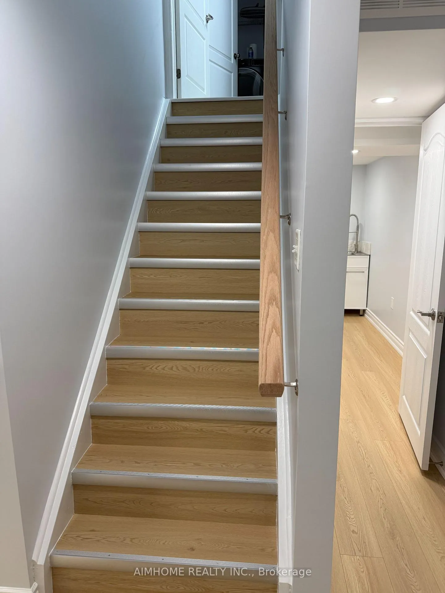 Photo 1 of Unit A, 161 Highglen Avenue, Markham, Milliken Mills East — HOMEH