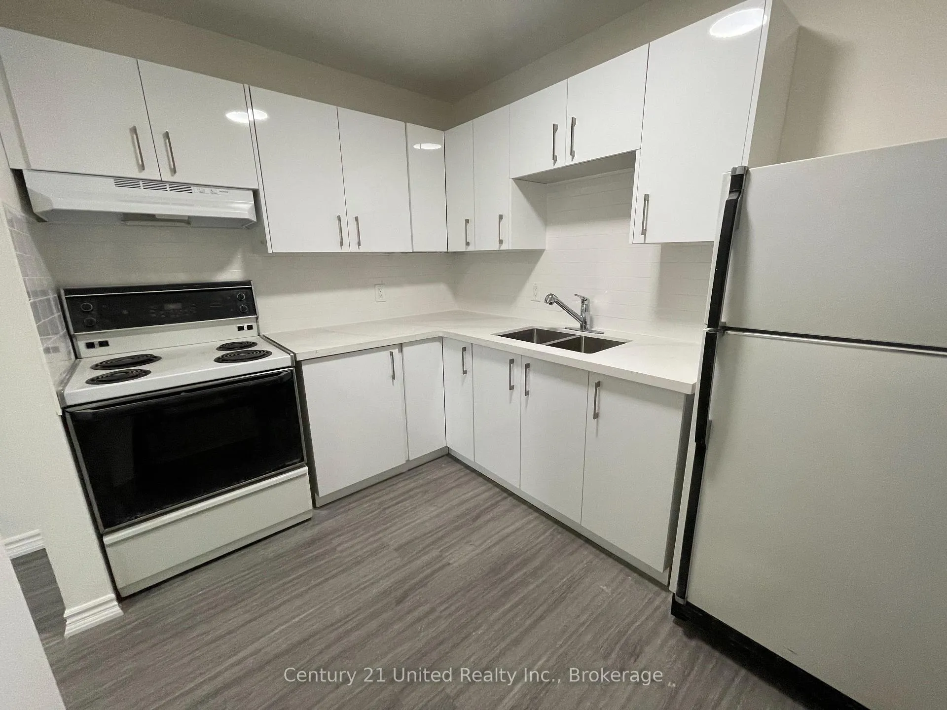 Photo 3 of Unit 9, 174.5 Hunter Street W, Peterborough, Town Ward 3 — HOMEH