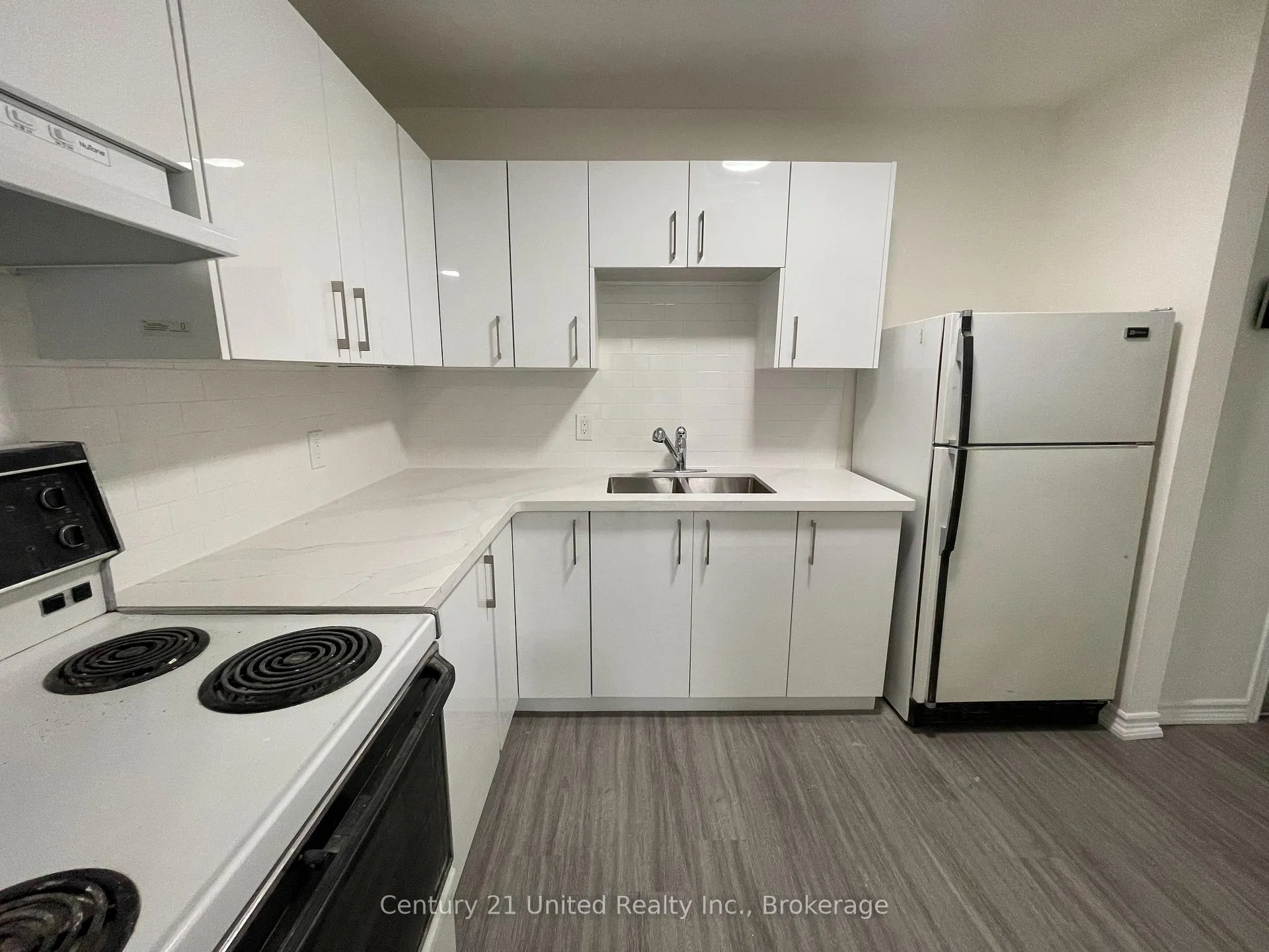 Photo 4 of Unit 9, 174.5 Hunter Street W, Peterborough, Town Ward 3 — HOMEH