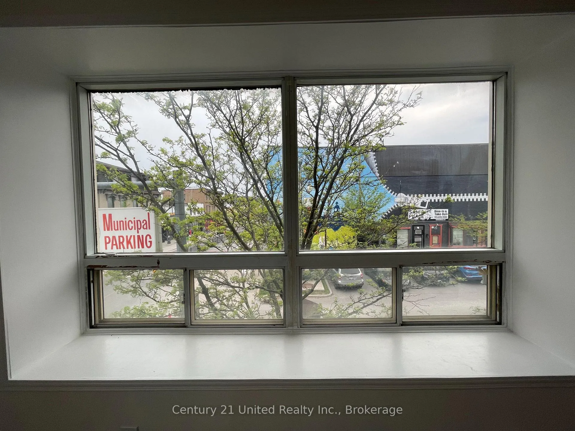 Photo 7 of Unit 9, 174.5 Hunter Street W, Peterborough, Town Ward 3 — HOMEH