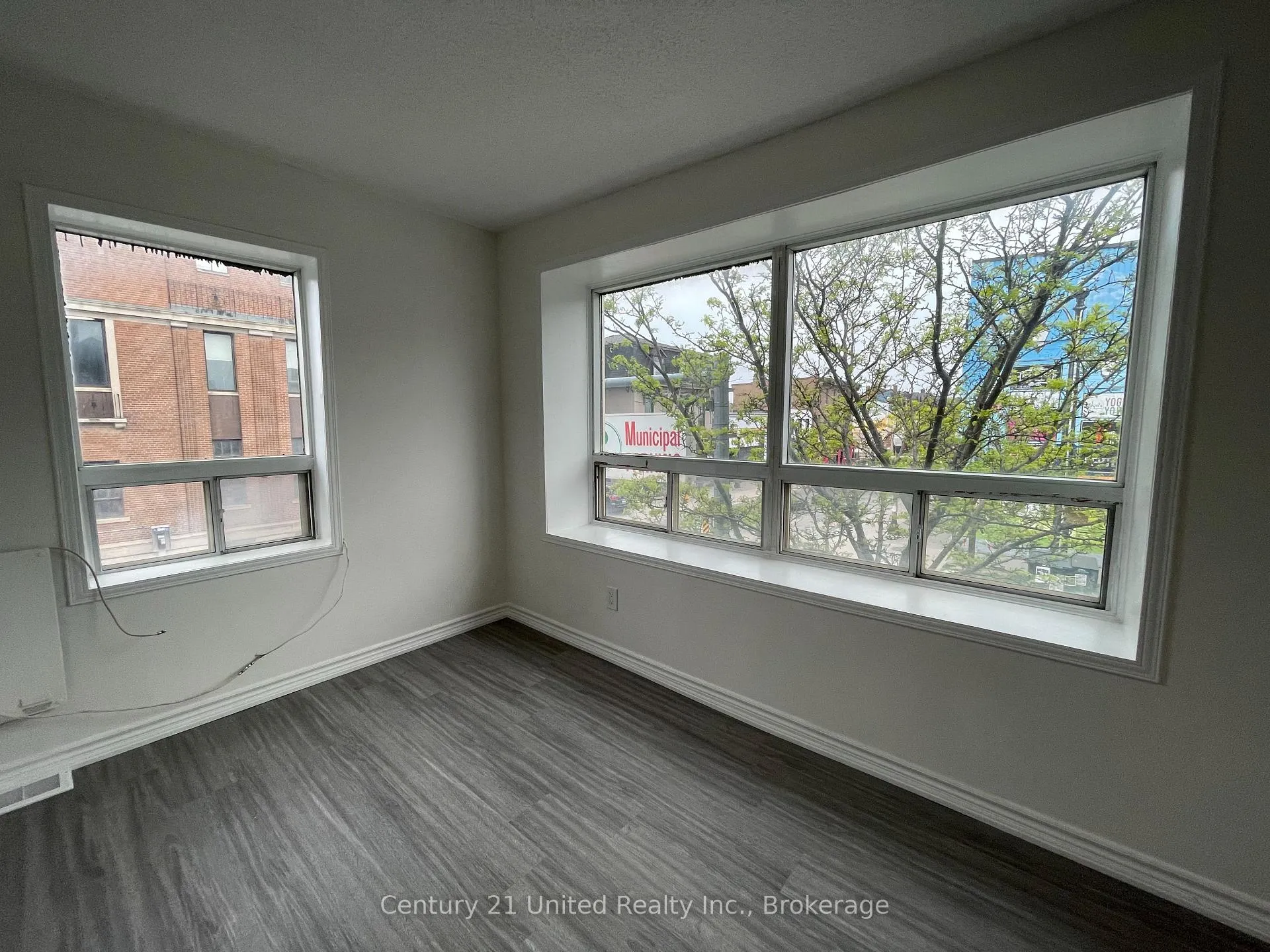 Photo 8 of Unit 9, 174.5 Hunter Street W, Peterborough, Town Ward 3 — HOMEH