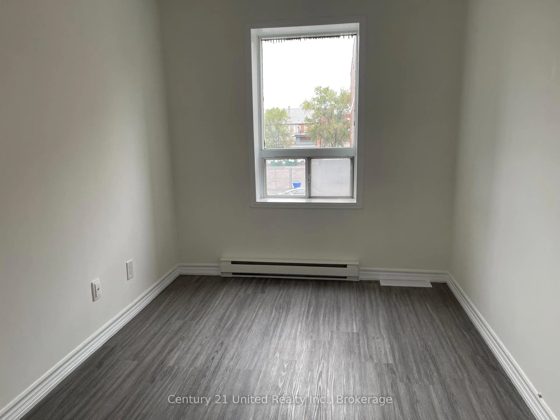 Photo 9 of Unit 9, 174.5 Hunter Street W, Peterborough, Town Ward 3 — HOMEH