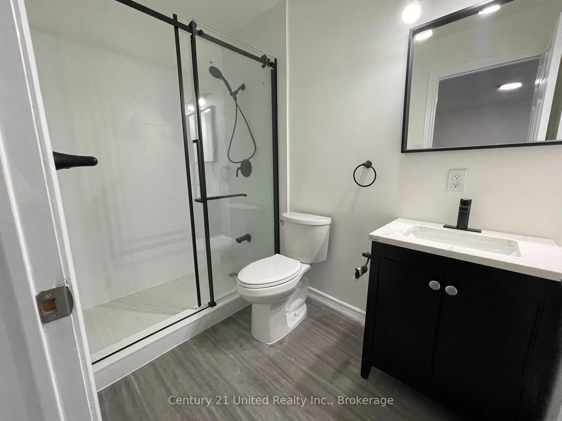 Photo 11 of Unit 9, 174.5 Hunter Street W, Peterborough, Town Ward 3 — HOMEH
