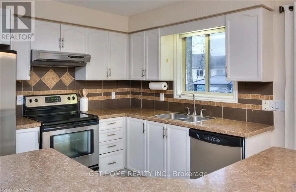 Photo 2 of 19 Oprington Drive, Kitchener — HOMEH
