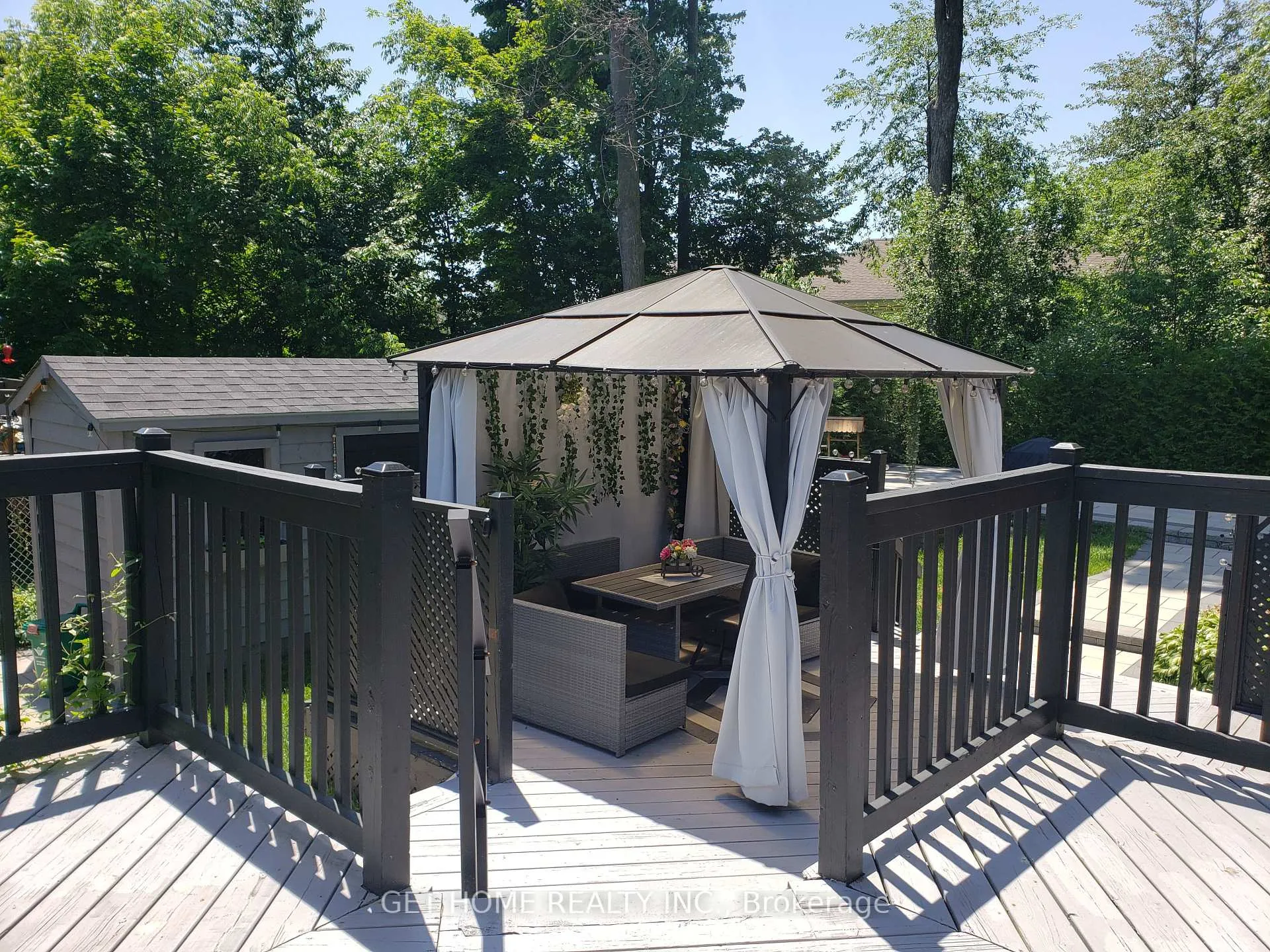 Photo 4 of 19 Oprington Drive, Kitchener — HOMEH