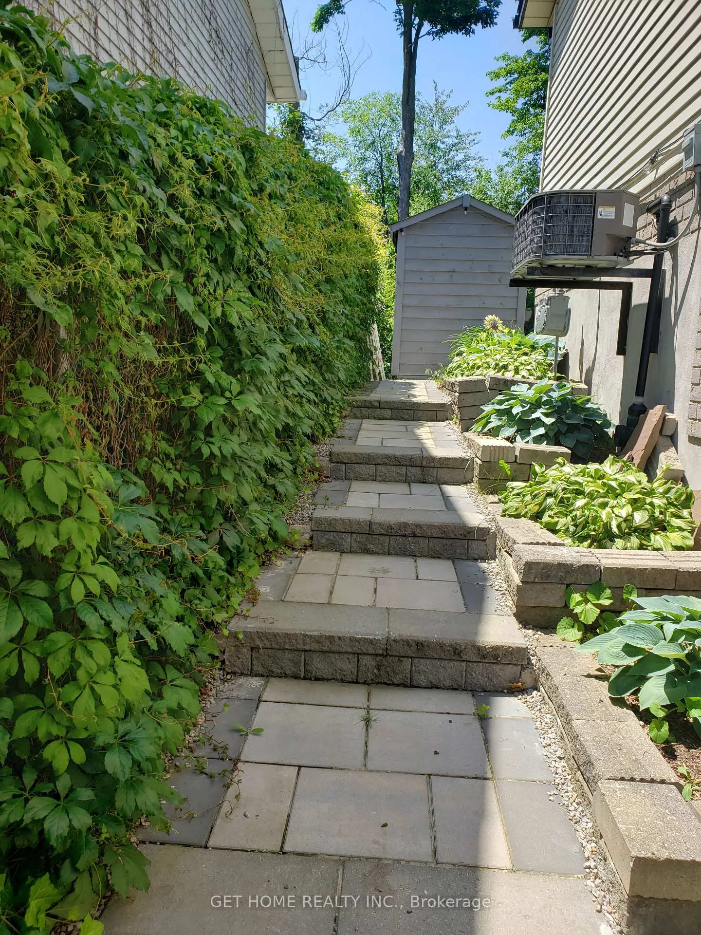 Photo 7 of 19 Oprington Drive, Kitchener — HOMEH
