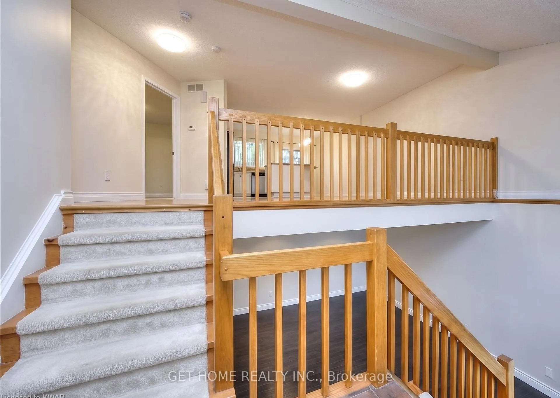 Photo 18 of 19 Oprington Drive, Kitchener — HOMEH