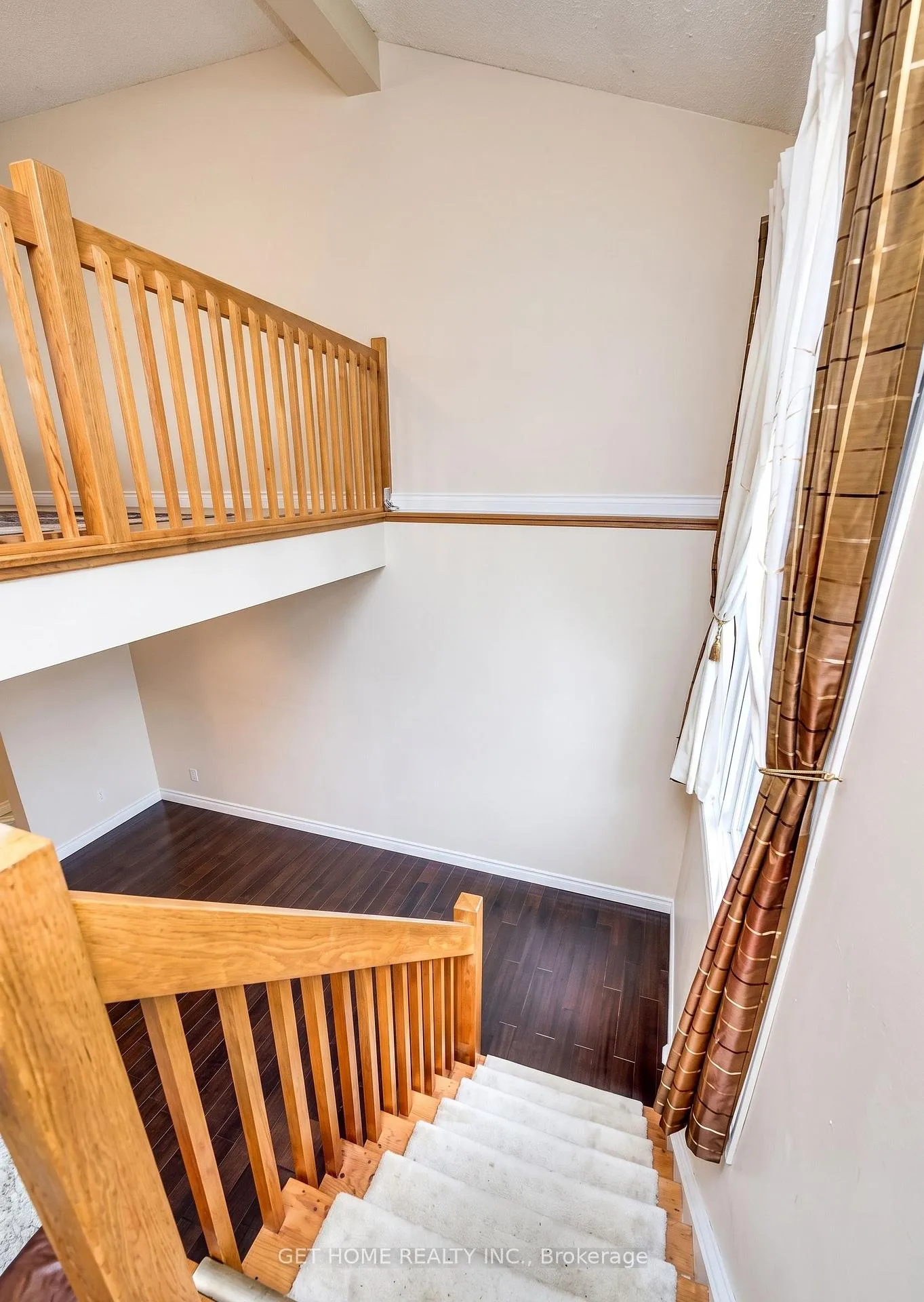 Photo 19 of 19 Oprington Drive, Kitchener — HOMEH