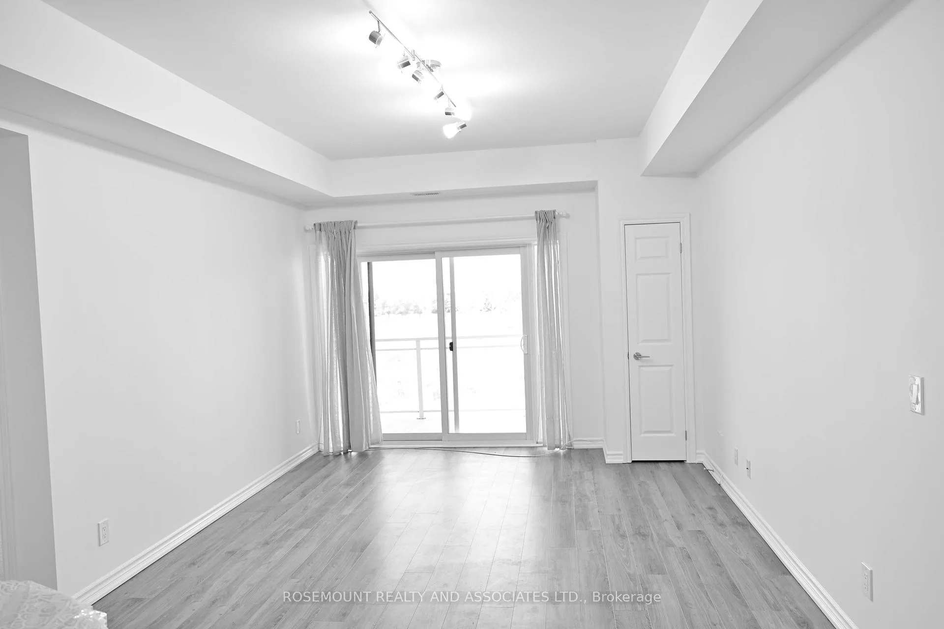 Photo 10 of Unit 308, 670 Gordon Street, Whitby, Port Whitby — HOMEH