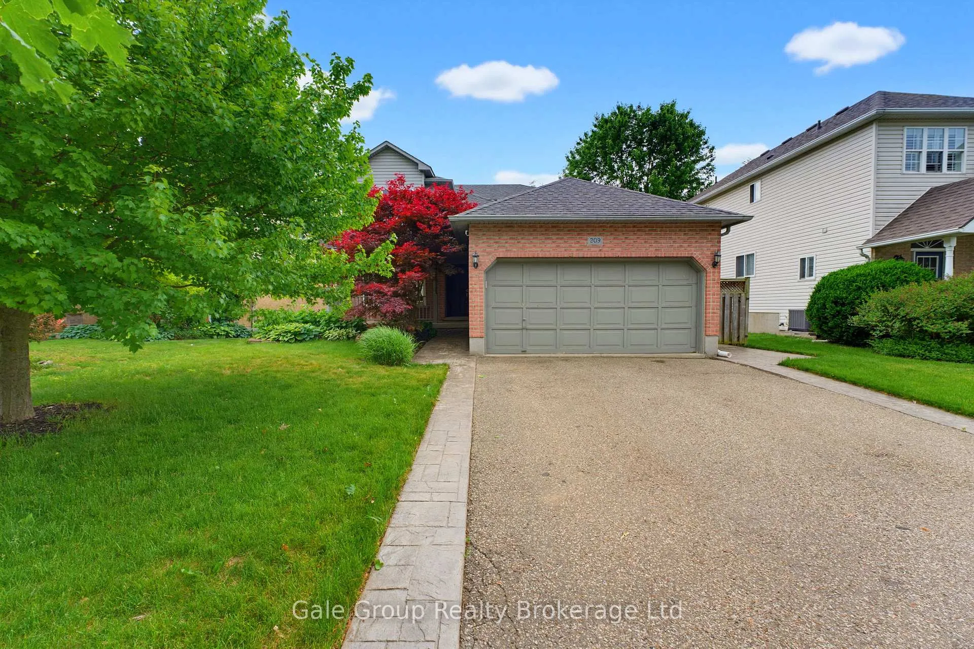 Photo 1 of 209 Hilltop Drive, North Dumfries — HOMEH