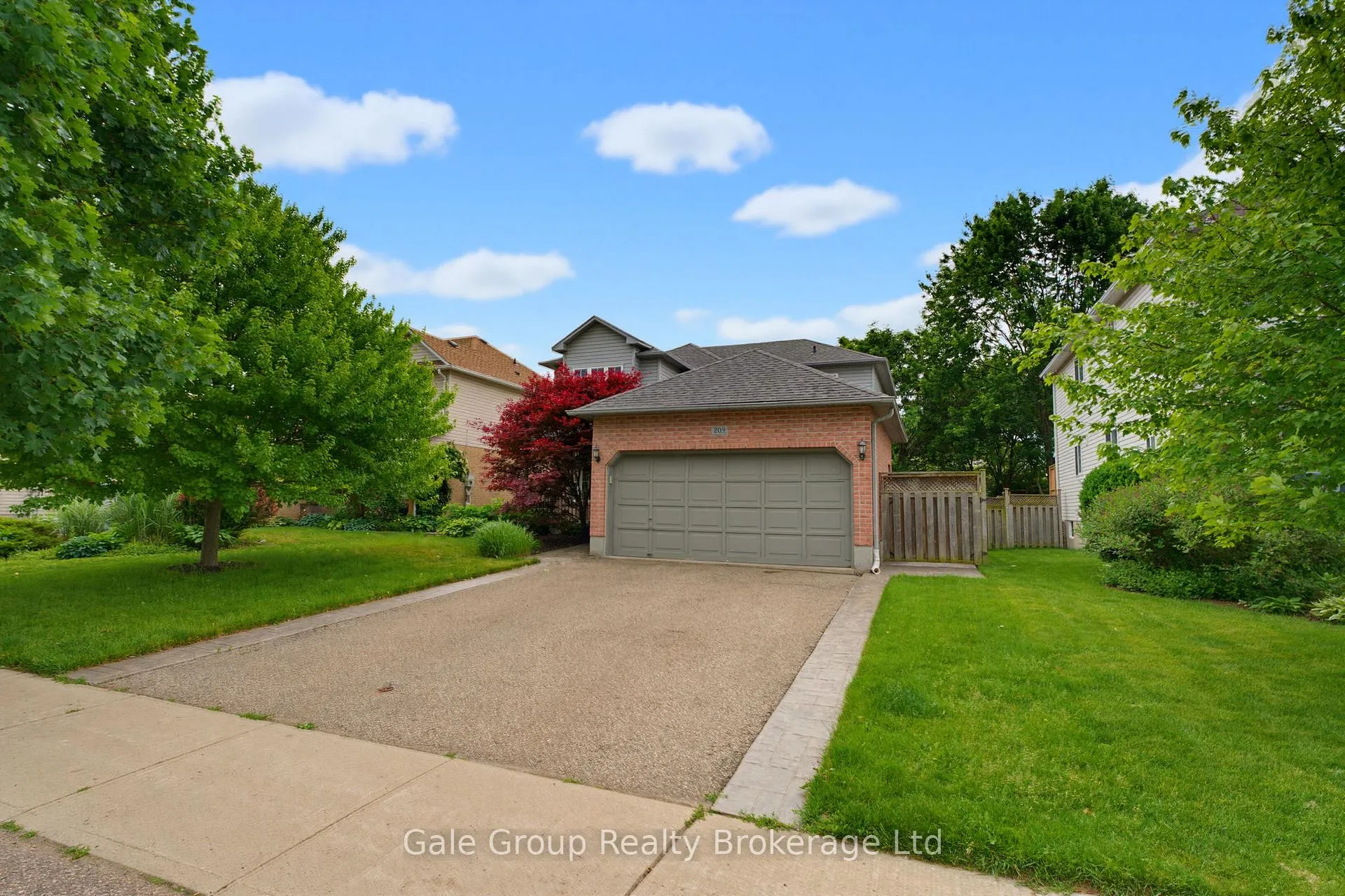Photo 2 of 209 Hilltop Drive, North Dumfries — HOMEH