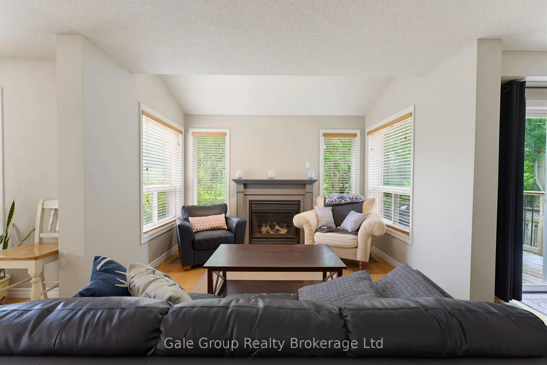 Photo 10 of 209 Hilltop Drive, North Dumfries — HOMEH