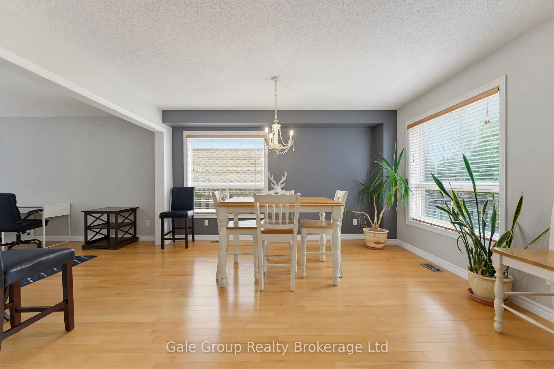 Photo 14 of 209 Hilltop Drive, North Dumfries — HOMEH