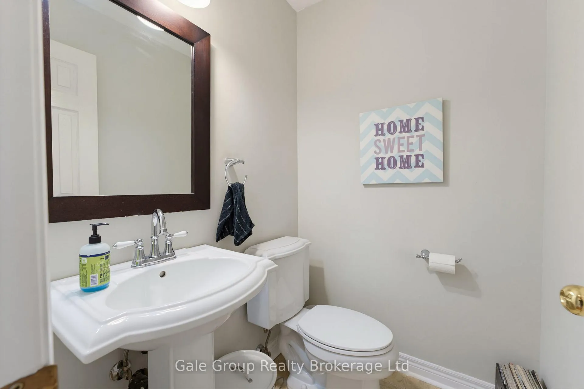 Photo 17 of 209 Hilltop Drive, North Dumfries — HOMEH