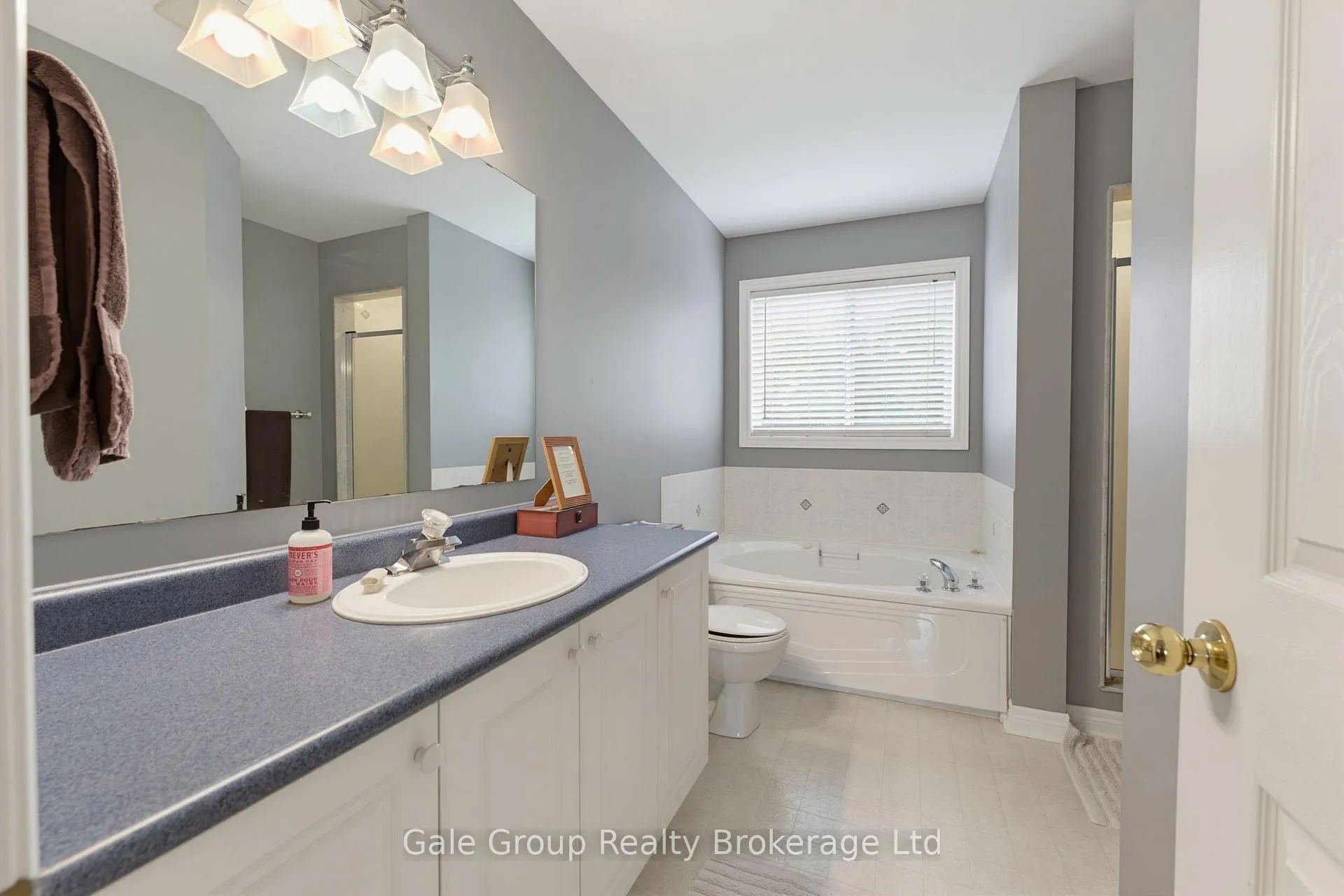 Photo 20 of 209 Hilltop Drive, North Dumfries — HOMEH