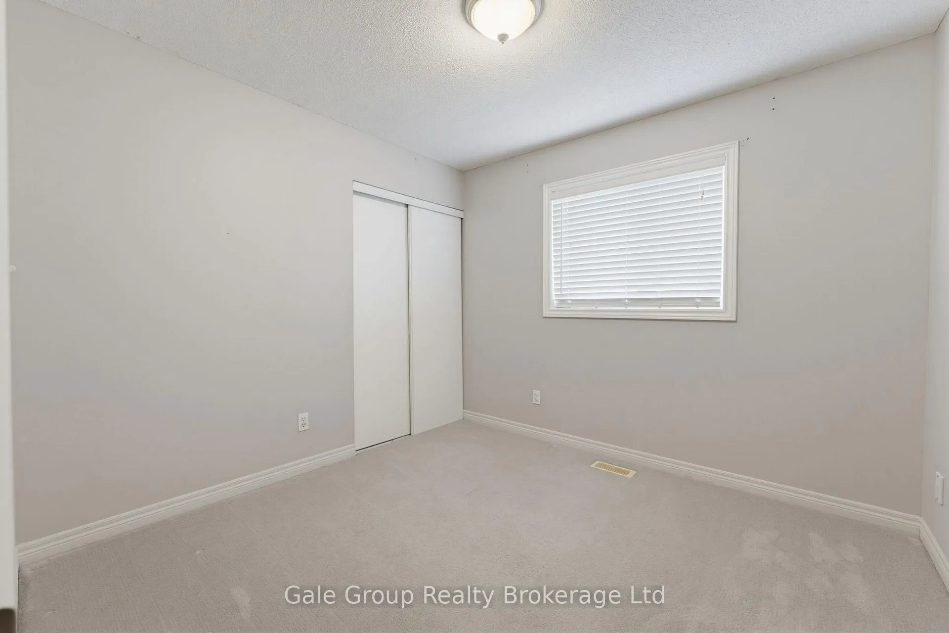 Photo 21 of 209 Hilltop Drive, North Dumfries — HOMEH