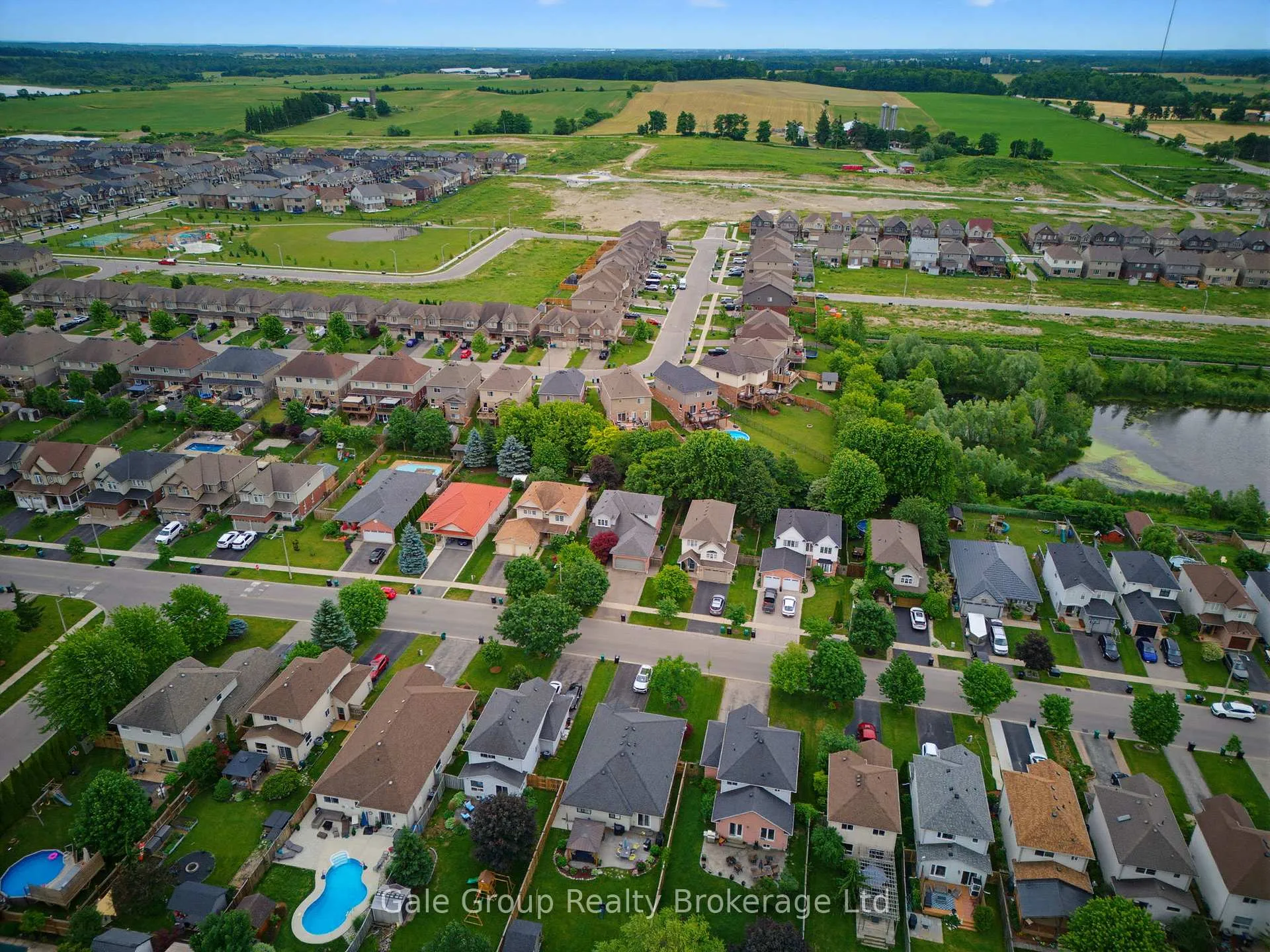 Photo 38 of 209 Hilltop Drive, North Dumfries — HOMEH