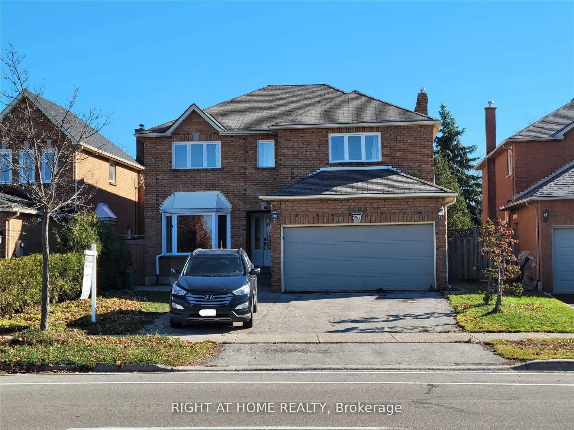 Front of 1080 Glenashton Drive