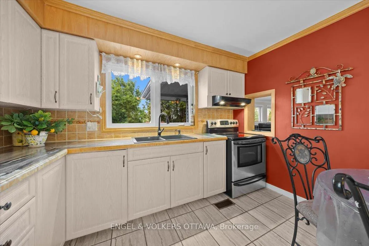 Photo 7 of 2481 Manse Road, Ottawa, Cumberland Village — HOMEH
