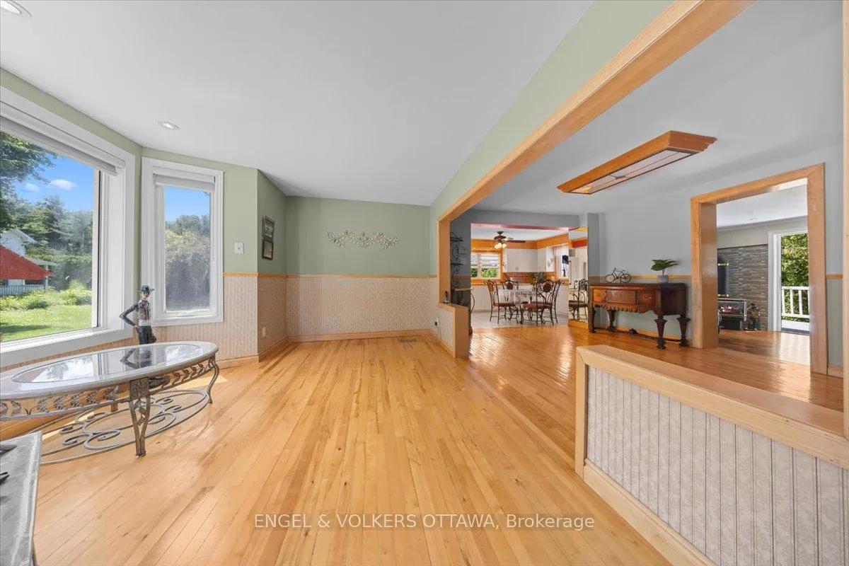 Photo 12 of 2481 Manse Road, Ottawa, Cumberland Village — HOMEH