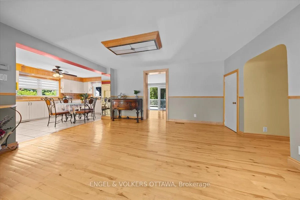 Photo 13 of 2481 Manse Road, Ottawa, Cumberland Village — HOMEH
