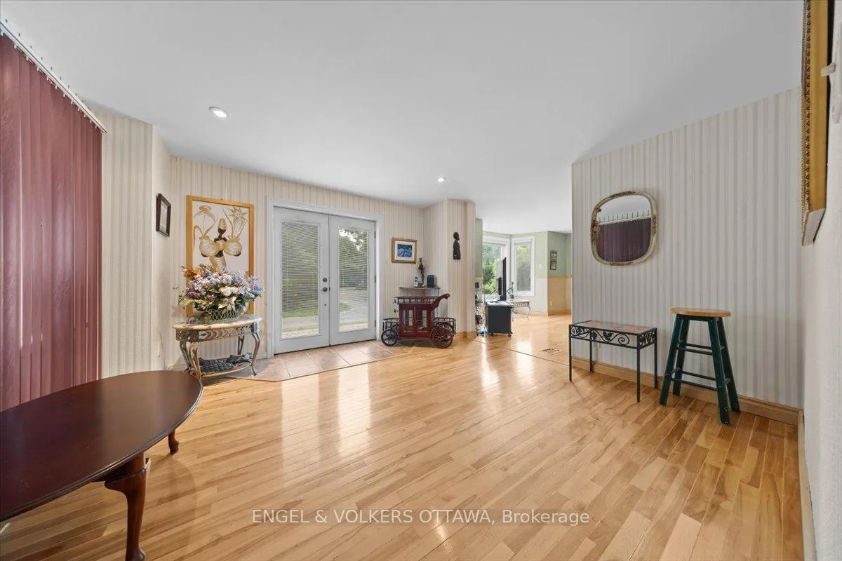 Photo 23 of 2481 Manse Road, Ottawa, Cumberland Village — HOMEH