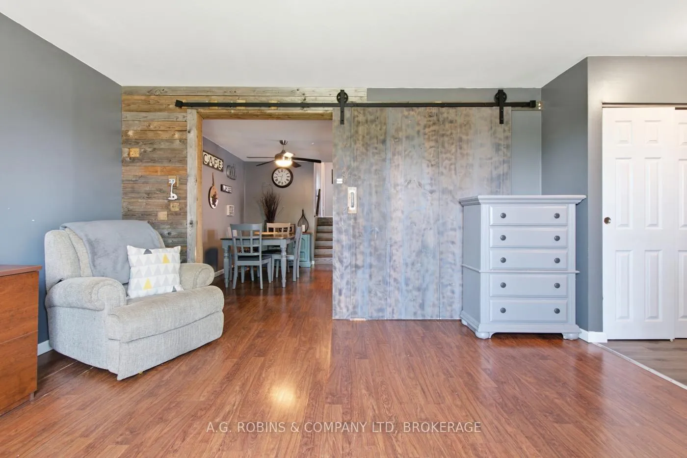 Photo 6 of 10 Chantal Court, Welland, Lincoln/Crowland — HOMEH