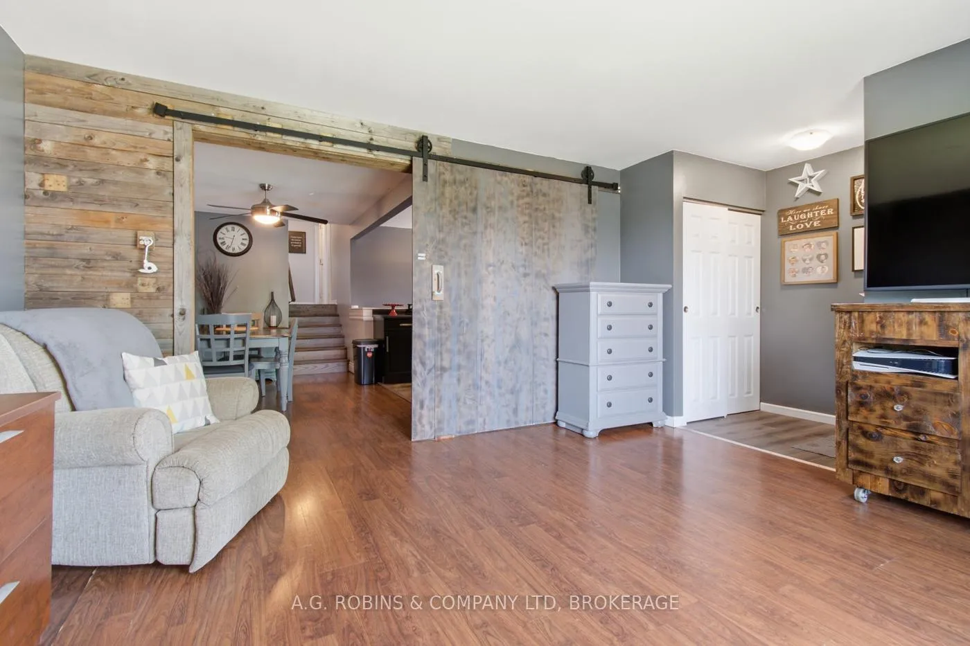 Photo 7 of 10 Chantal Court, Welland, Lincoln/Crowland — HOMEH