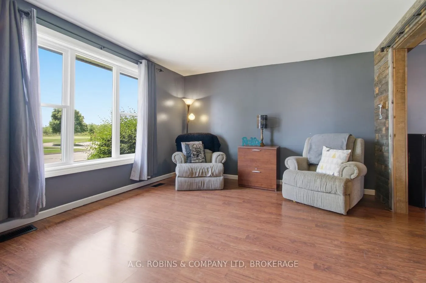 Photo 8 of 10 Chantal Court, Welland, Lincoln/Crowland — HOMEH